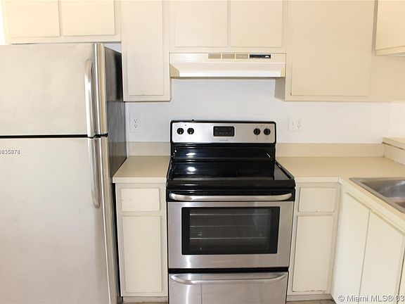 5th image of 4189 Lakeside Dr #4189