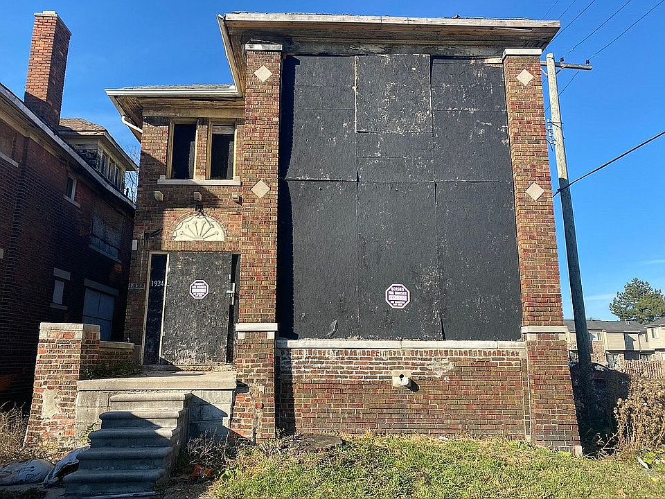 1st image of 1924 Hazelwood St