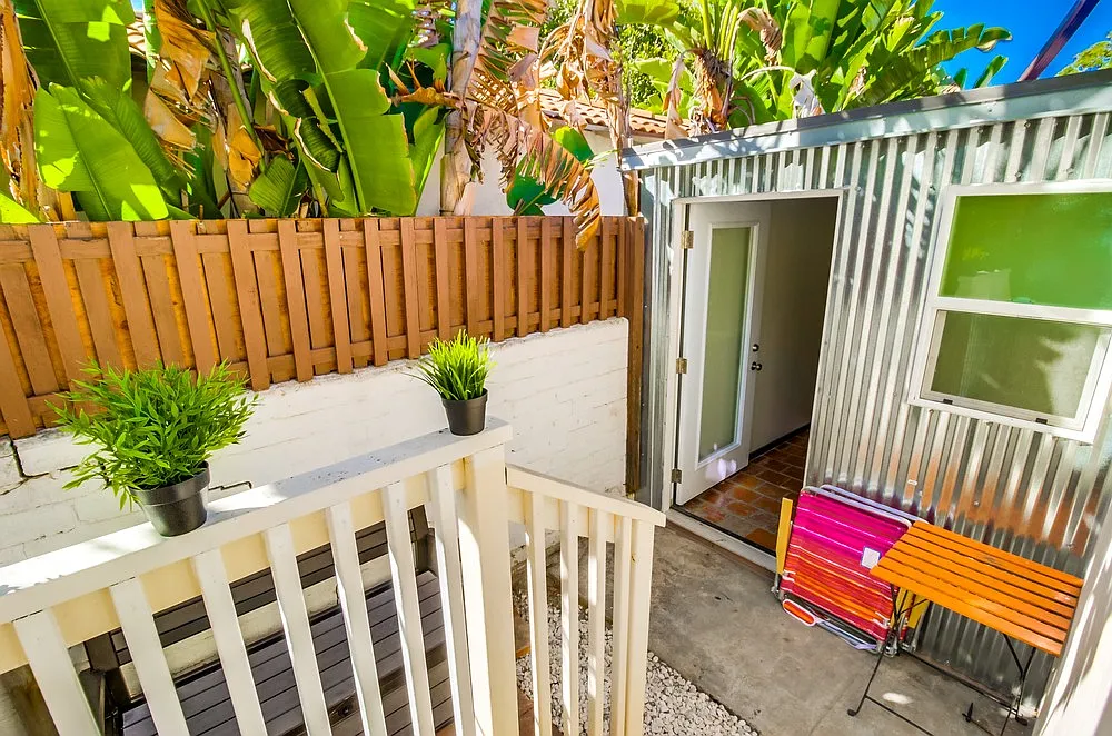 Studio, 250 sqft, $1,950 — Photo 3