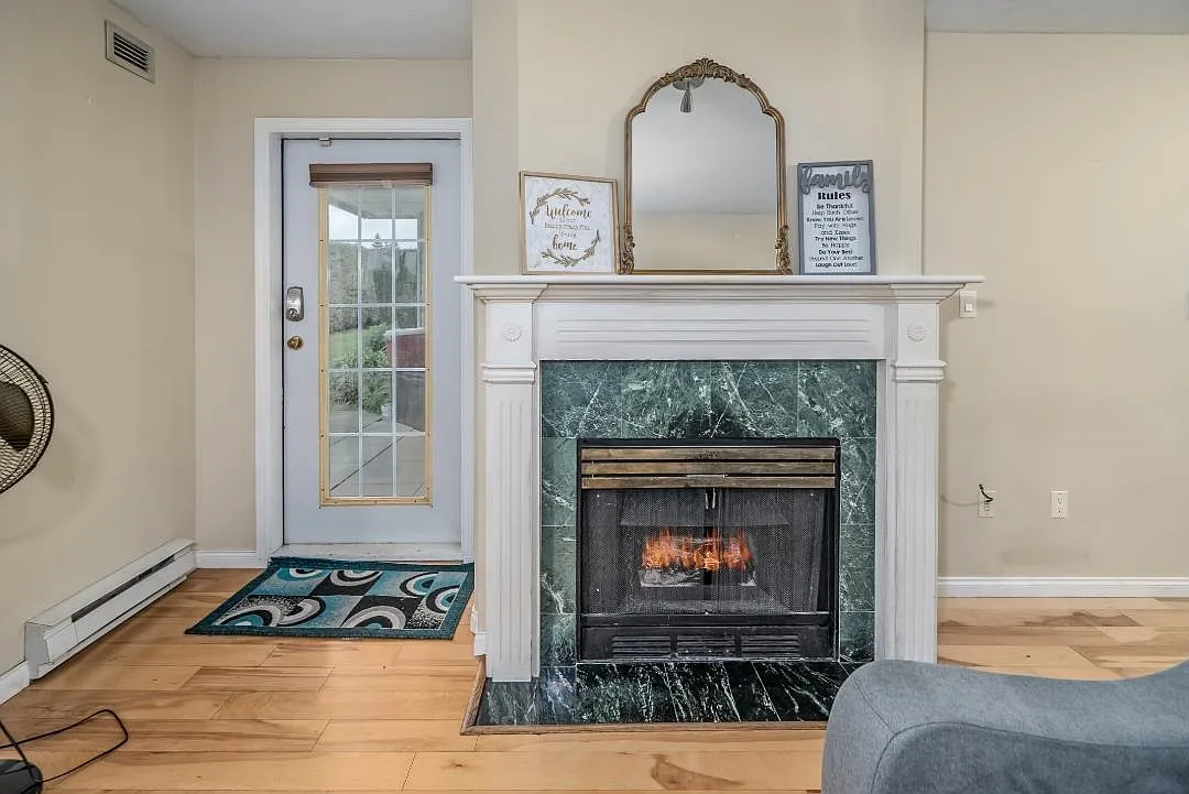 2 bed, 1028 sqft, $2,200 — Photo 3