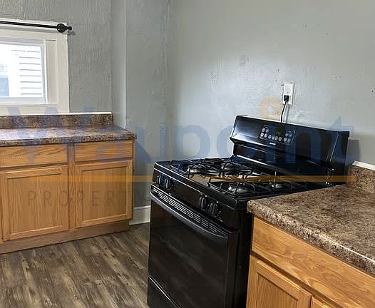 3rd image of 615 Jackson St NW #2