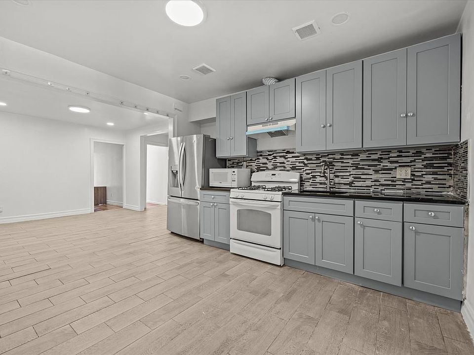 1st image of 1311 Balcom Ave Floor 2