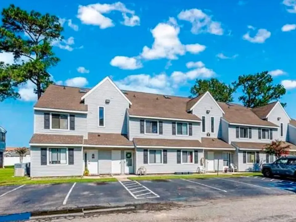500 Fairway Village Dr #5-J