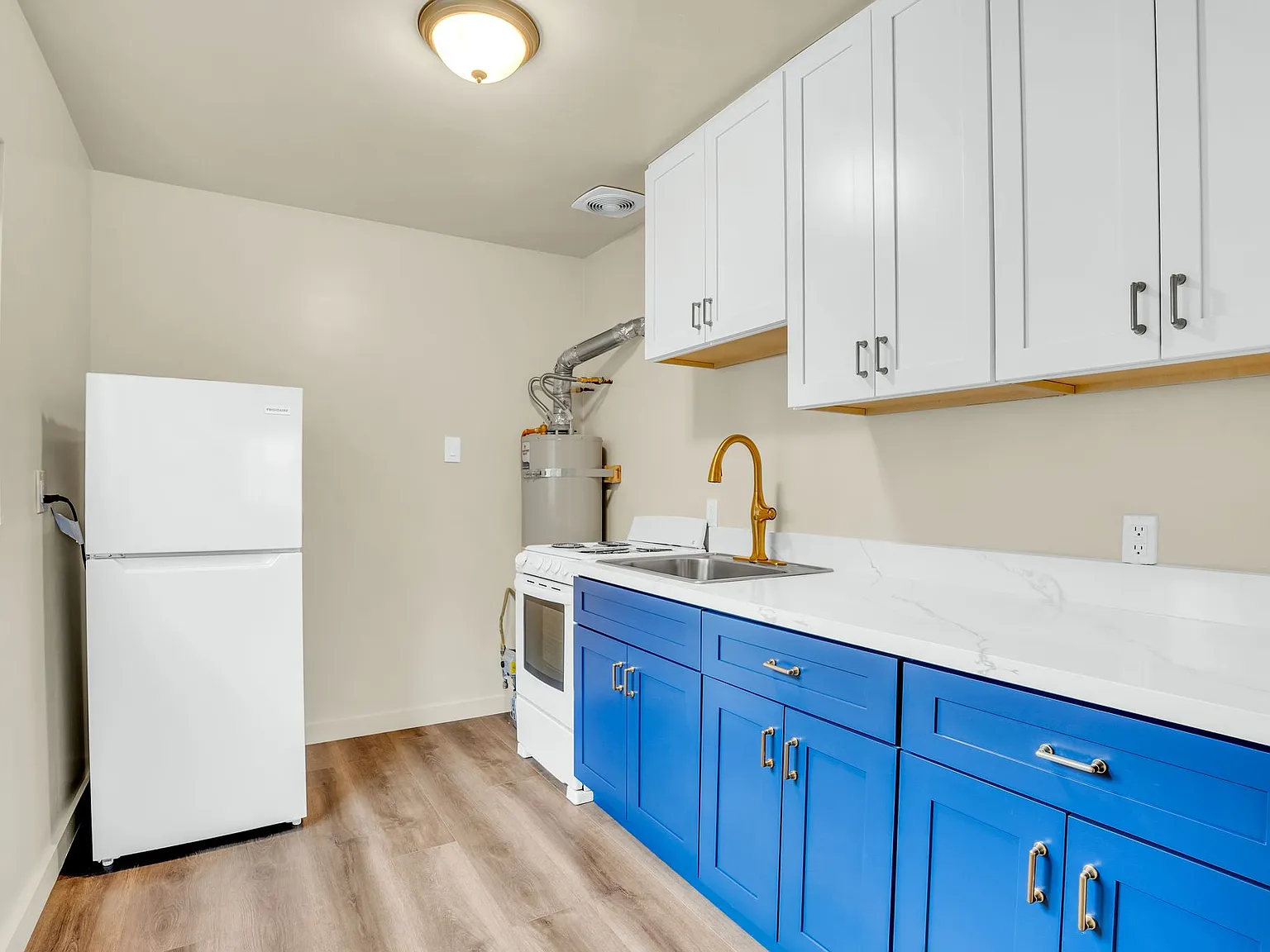 Studio, 360 sqft, $1,625 — Photo 4
