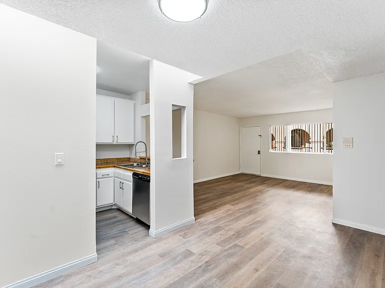10376 Almayo Ave — Photo 24