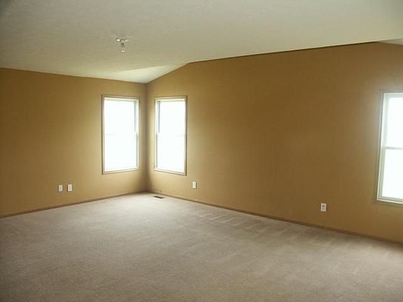3rd image of 6914 Onyxbluff Ln
