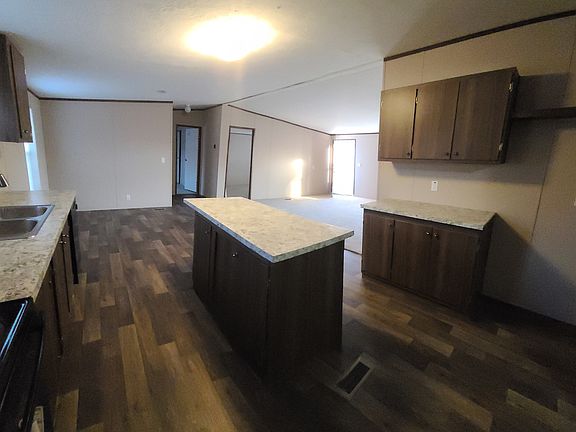 4th image of 303 N Seba St