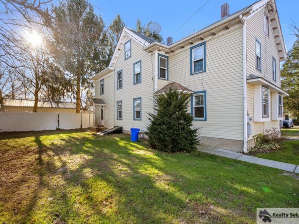 16 Center St #A