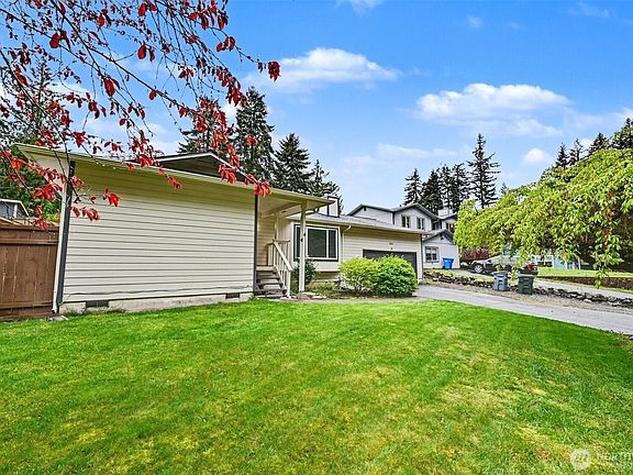 3rd image of 8203 181st Avenue E