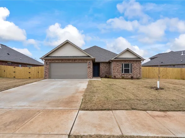 76 W Gilpin St, Farmington, AR 72730