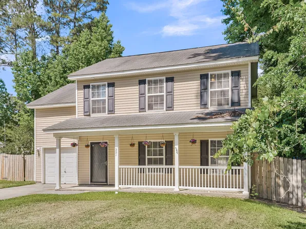 251 Trickle Dr, Summerville, SC 29483