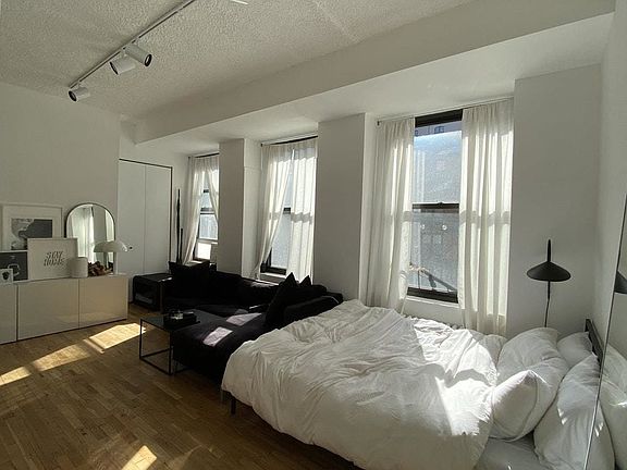 3rd image of 89 Bleecker St APT 4A