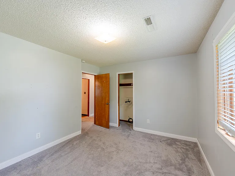 2301 Winchester Dr — Photo 21