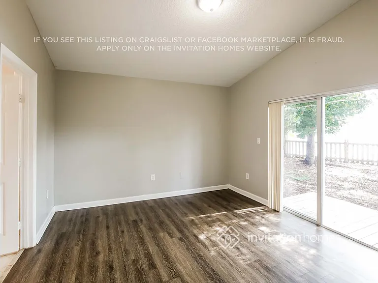 13606 SW 119th Ave — Photo 4
