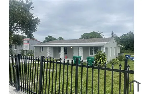 9543 NW 26th Ave Photo 1
