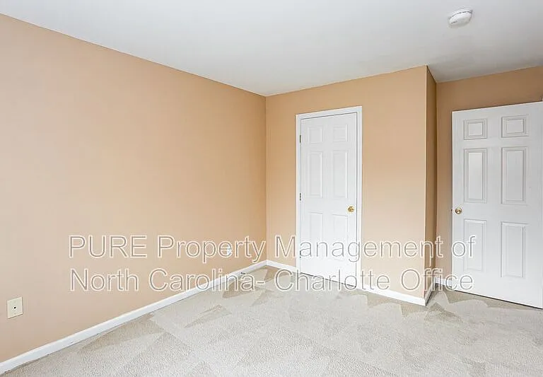 18040 Delmas Dr — Photo 15