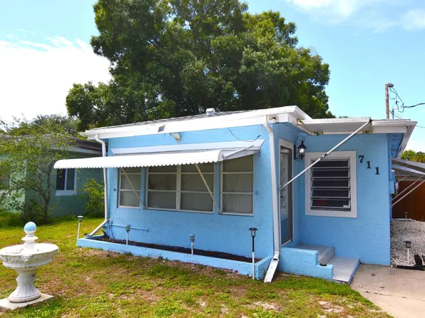 711 Cedar Pl, Fort Pierce, FL 34950