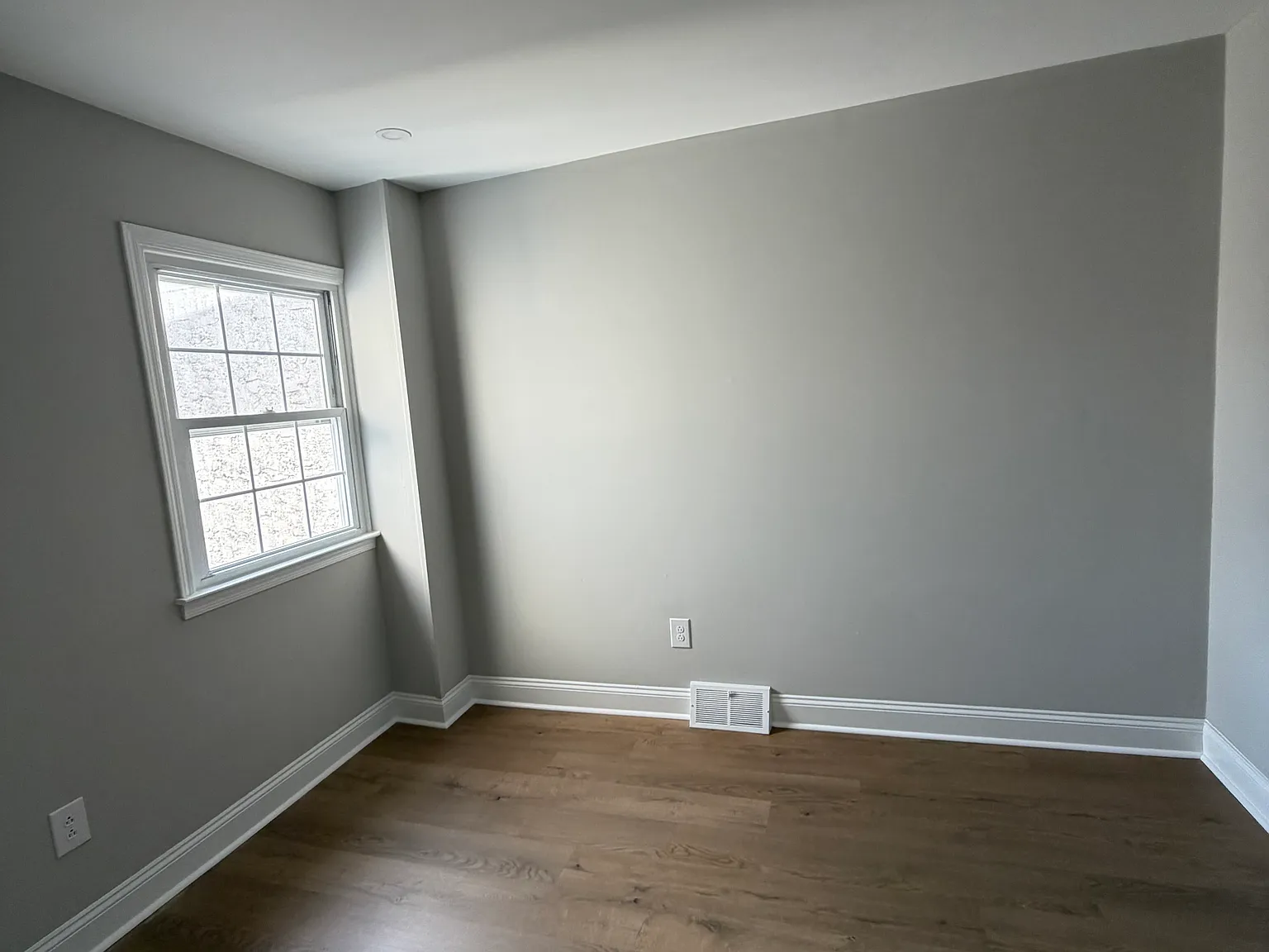 2 bed, 1012 sqft, $1,600 — Photo 4