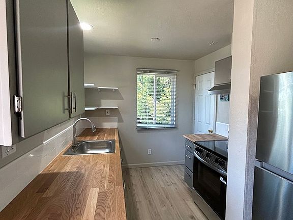 4th image of 436 19th Ave
