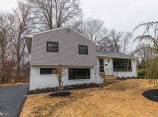 19 Lower Hilltop Rd, Yardley, PA 19067