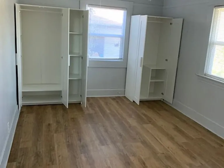 404 W Walnut St — Photo 15