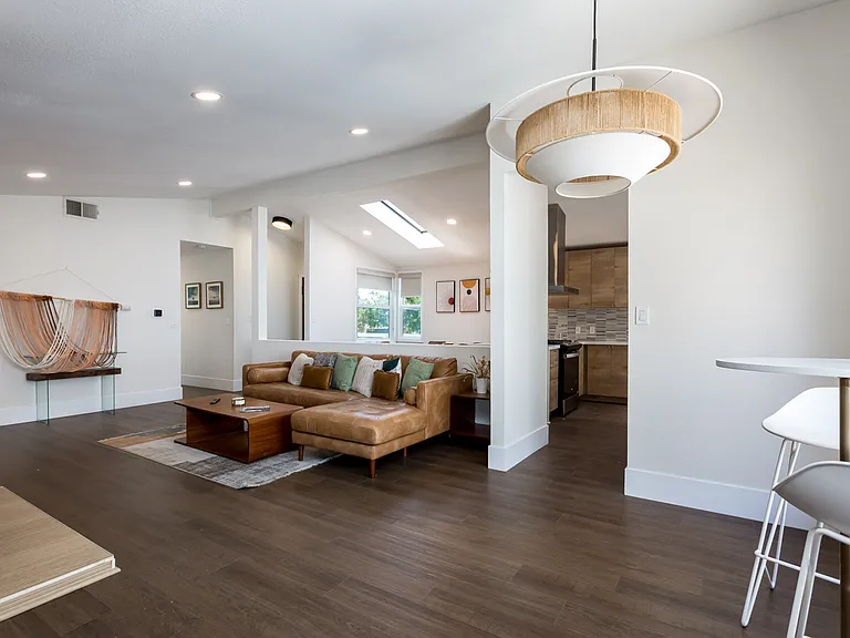 2021 Cardinal Dr — Photo 10