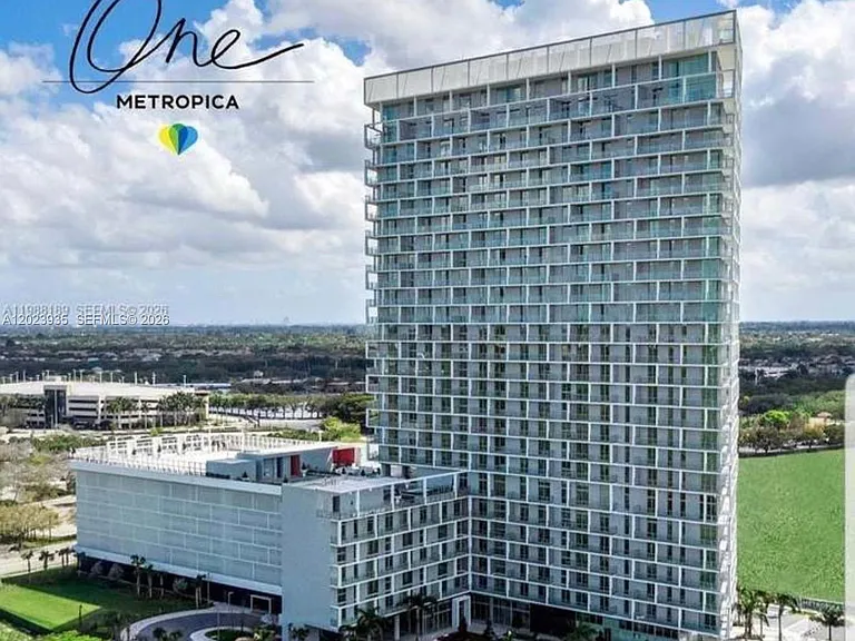 2000 Metropica Way #1408 — Photo 66