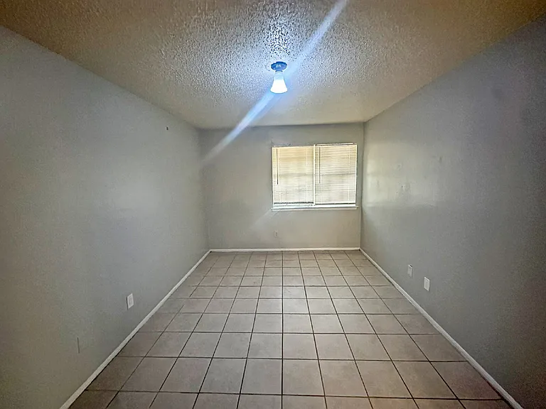 7504 Oak Chase — Photo 22