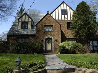 17 Greta Pl, Staten Island, NY 10301