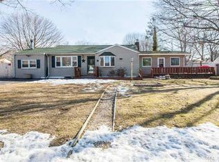 1523 Potter Blvd, Bay Shore, NY 11706