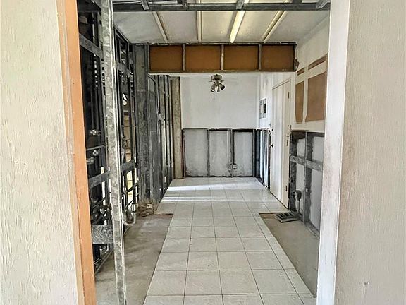 5th image of 4400 Hillcrest Drive #805A