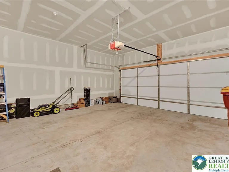 264 Winding Rd — Photo 27