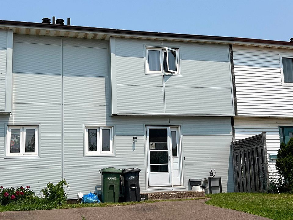 2nd image of 99 Westridge Cres