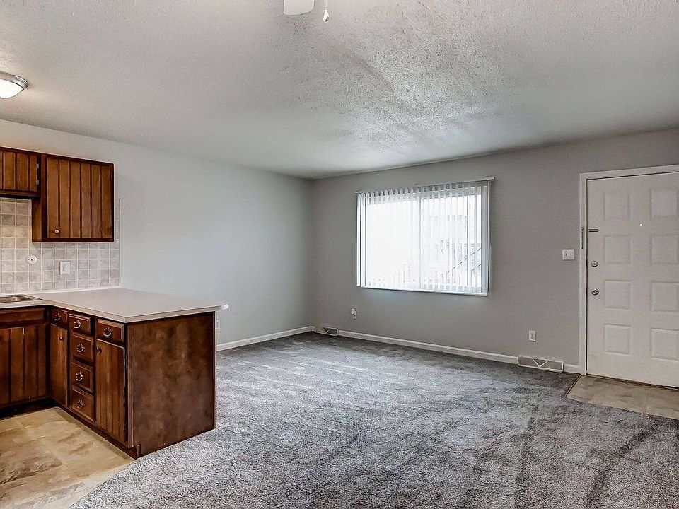 1st image of 509 Green Valley Dr APT 29