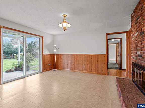 5th image of 265 Cherry Ln S