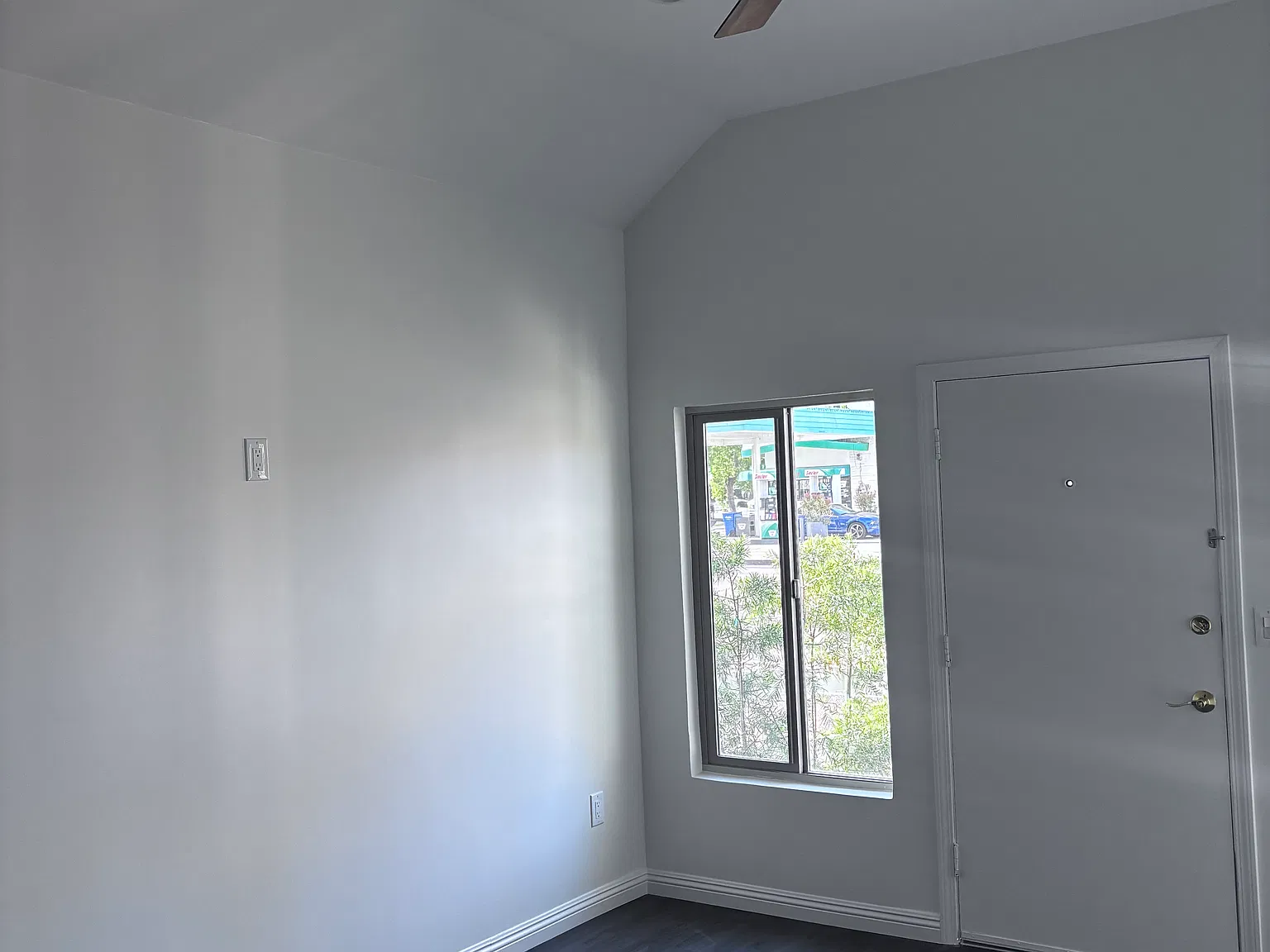 2 bed, 870 sqft, $2,900 — Photo 3