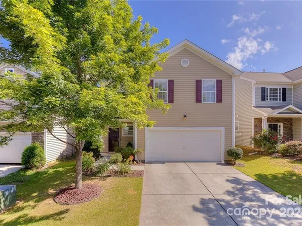 536 Knothole Ln, Charlotte, NC 28214