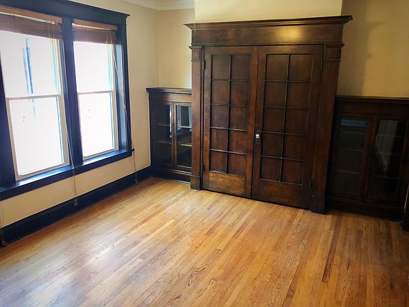 4th image of 2102 W Montrose Ave APT 2
