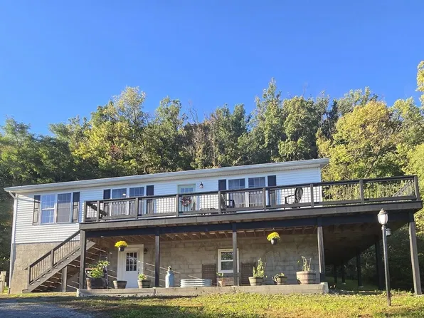 2536 Woodward Ave, Lock Haven, PA 17745