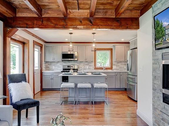 4th image of 99 Loring Ave