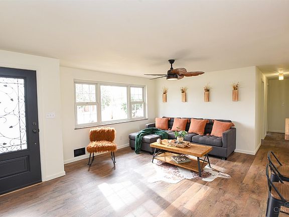 5th image of 452 Breezy Ln