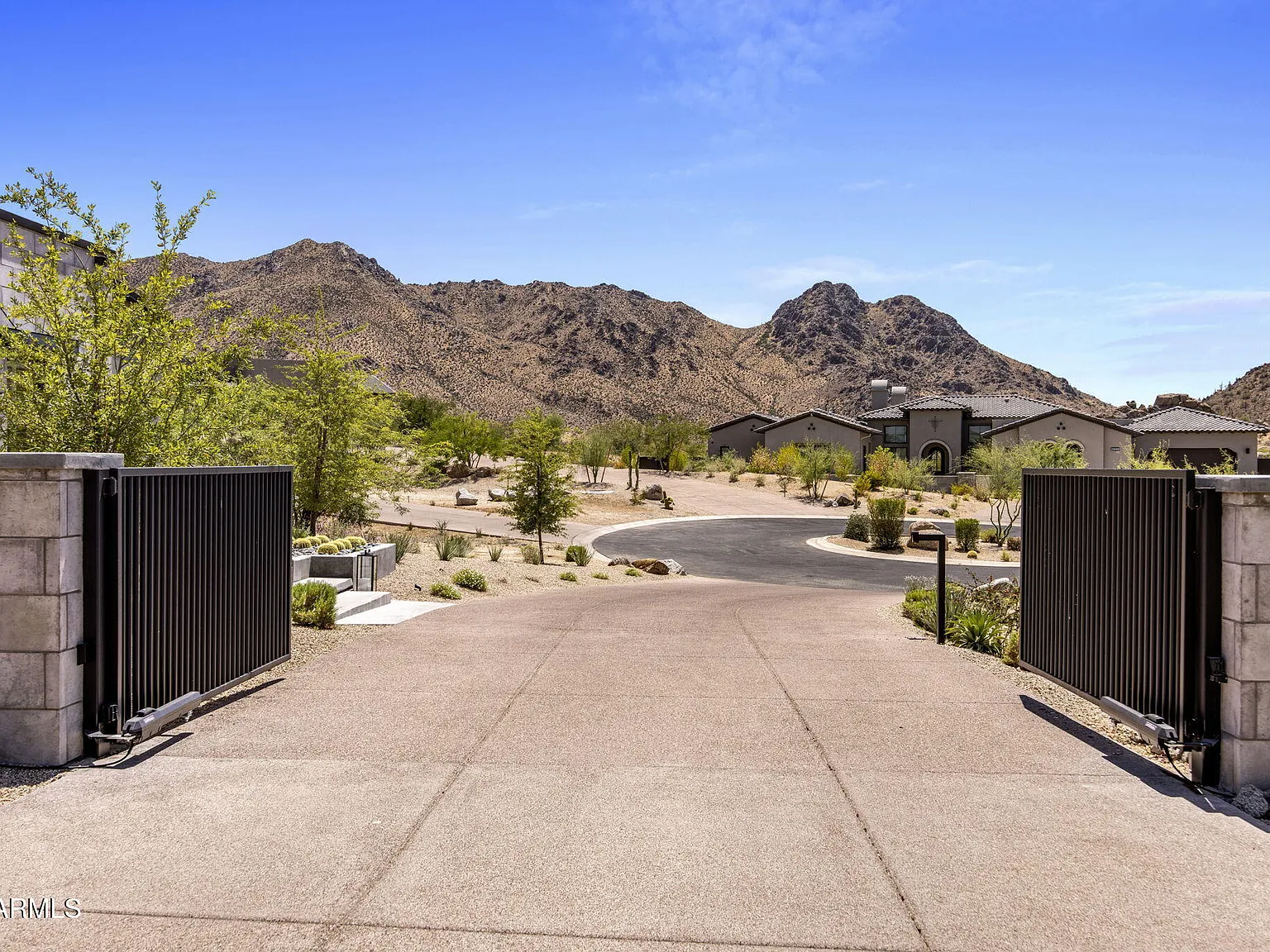 5 bed, 4.5 bath, 4368 sqft, $17,500 — Photo 4