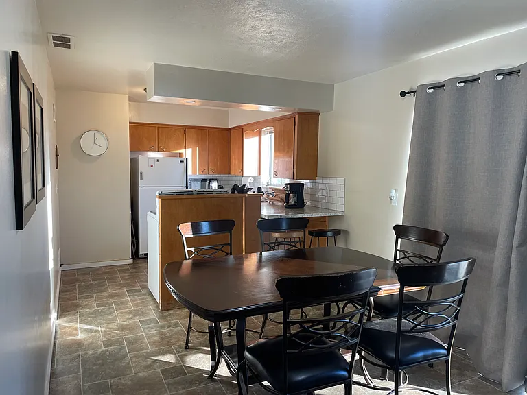 903 W Linden St — Photo 17