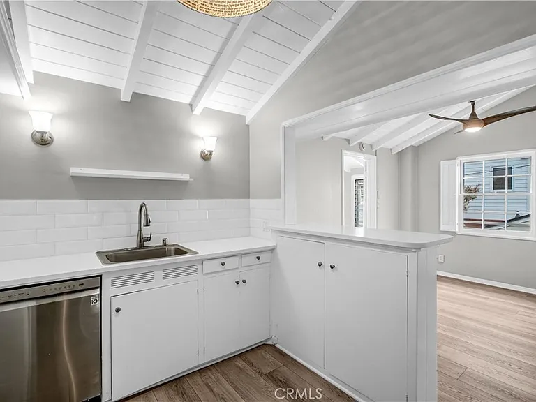 320 Sapphire Ave — Photo 16