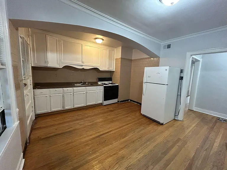4334 W Lawrence Ave — Photo 3