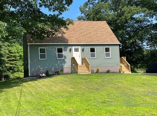 3 Cranberry Ln, Pelham, NH 03076