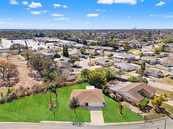 5th image of 4438 Sail Dr