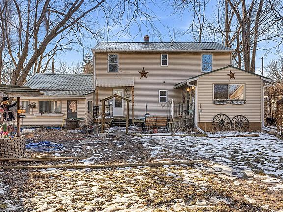 3rd image of 407 Merrill STREET