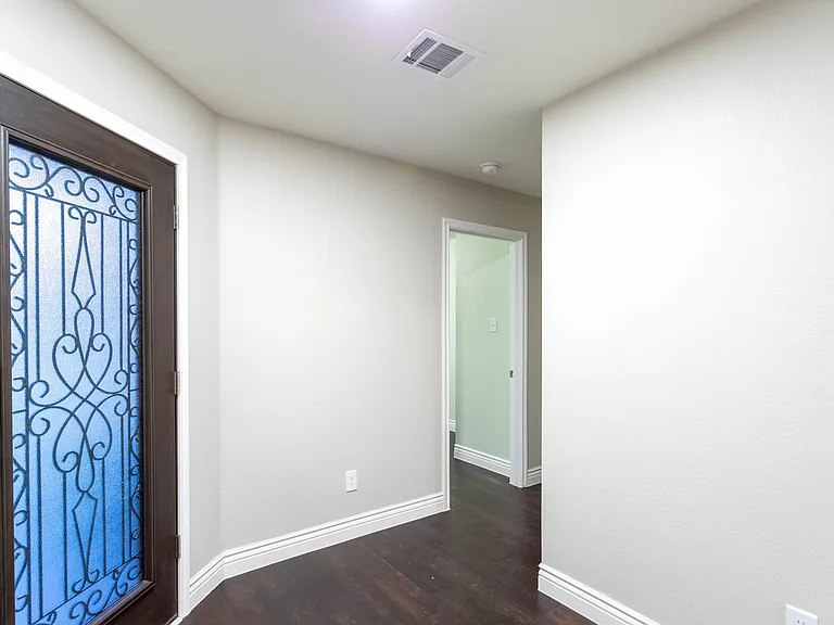 1009 Riverstone Trl — Photo 7
