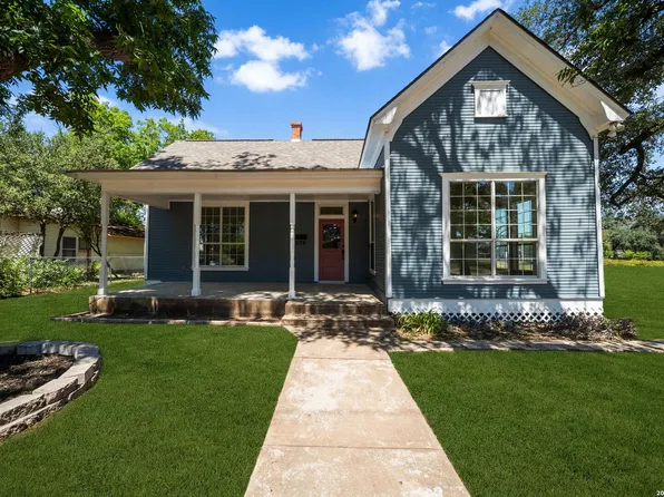 904 17TH ST, Hondo, TX 78861